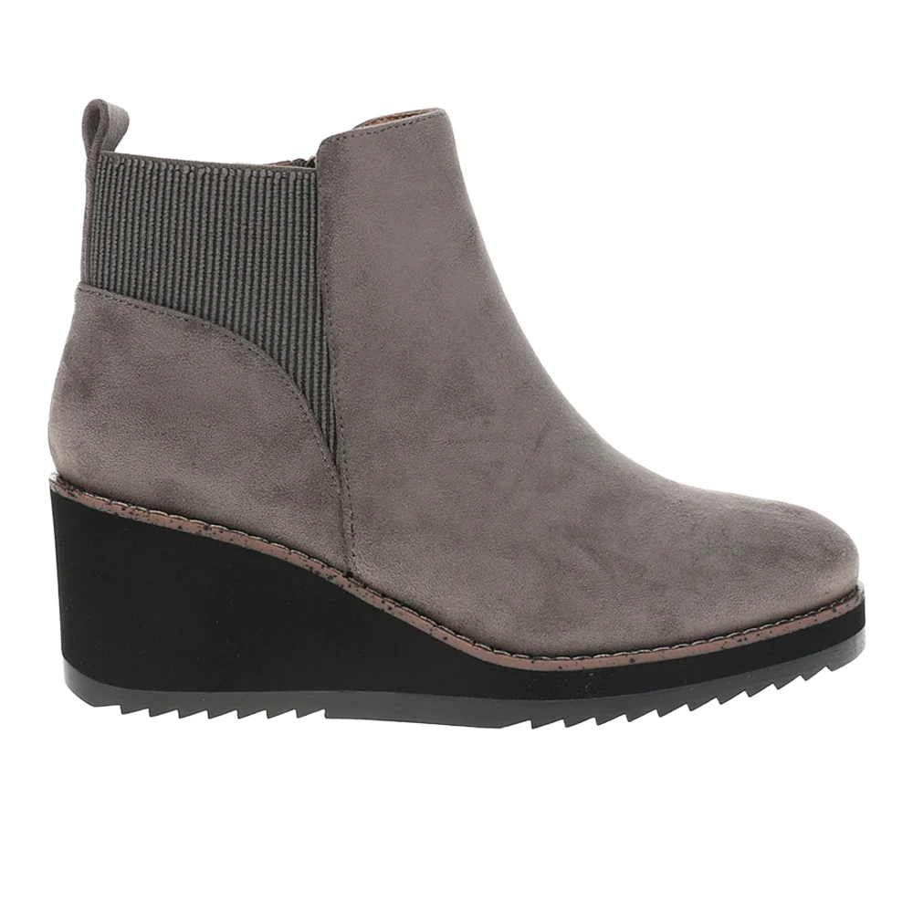 Apple Sauced Side Zip Wedge Round Toe Pull On Boots
