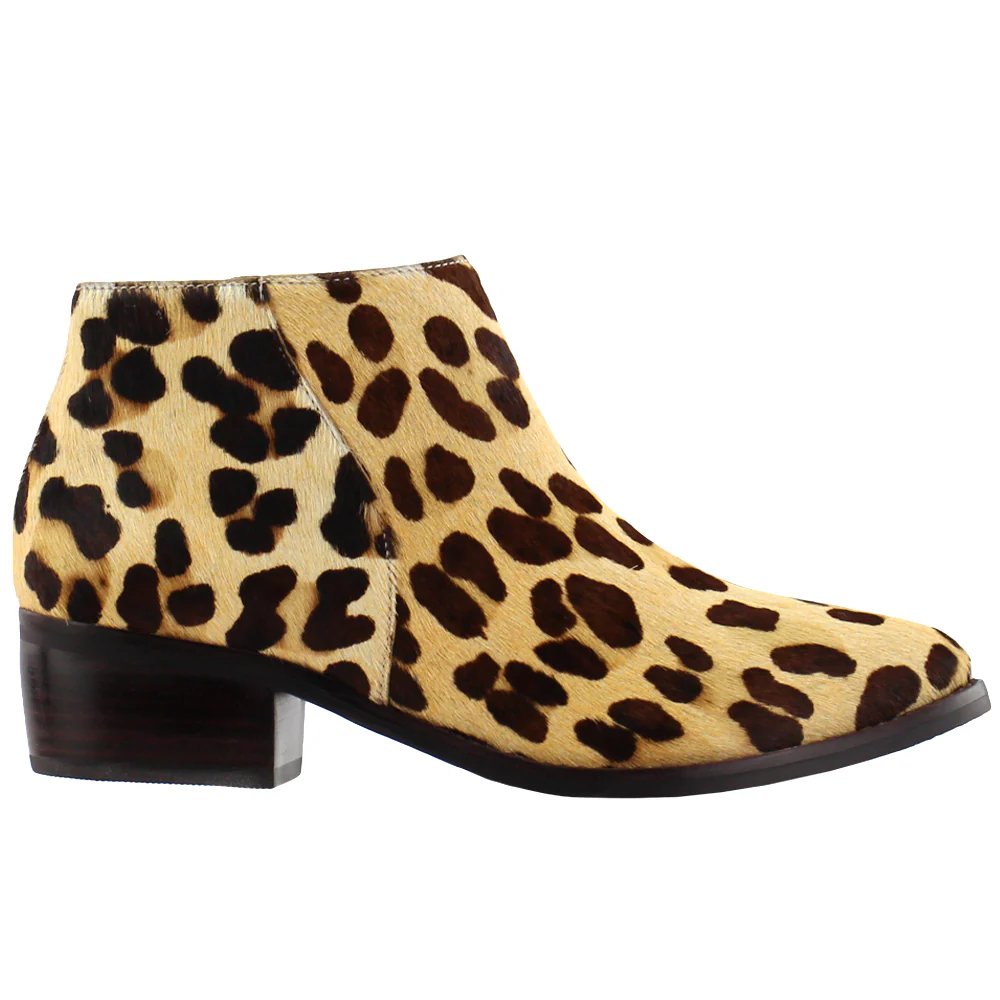 Billie Round Toe Zippered Booties