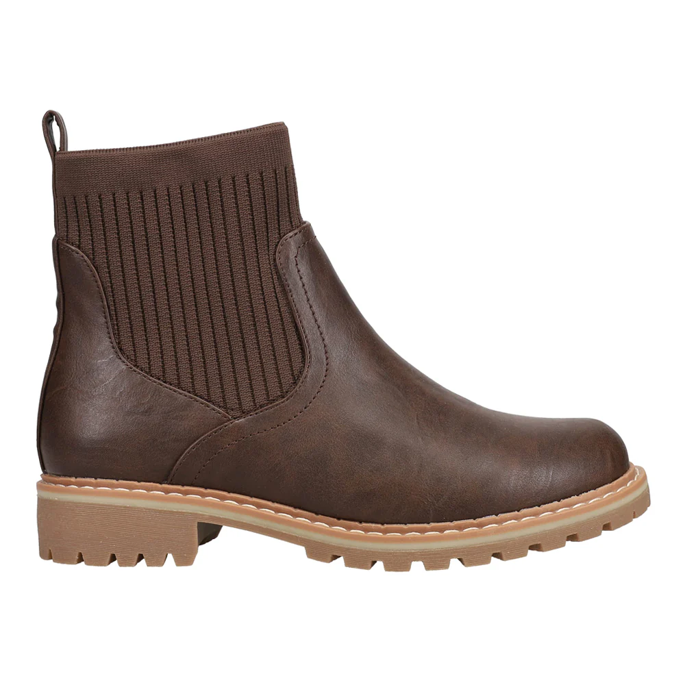 Cabin Fever Round Toe Chelsea Boots