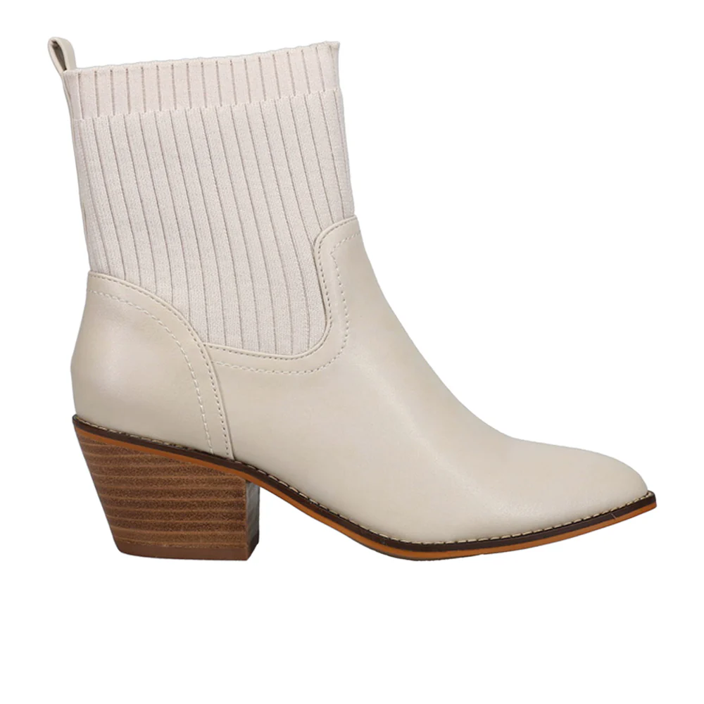 Crackling Pull On Pointed Toe Boots