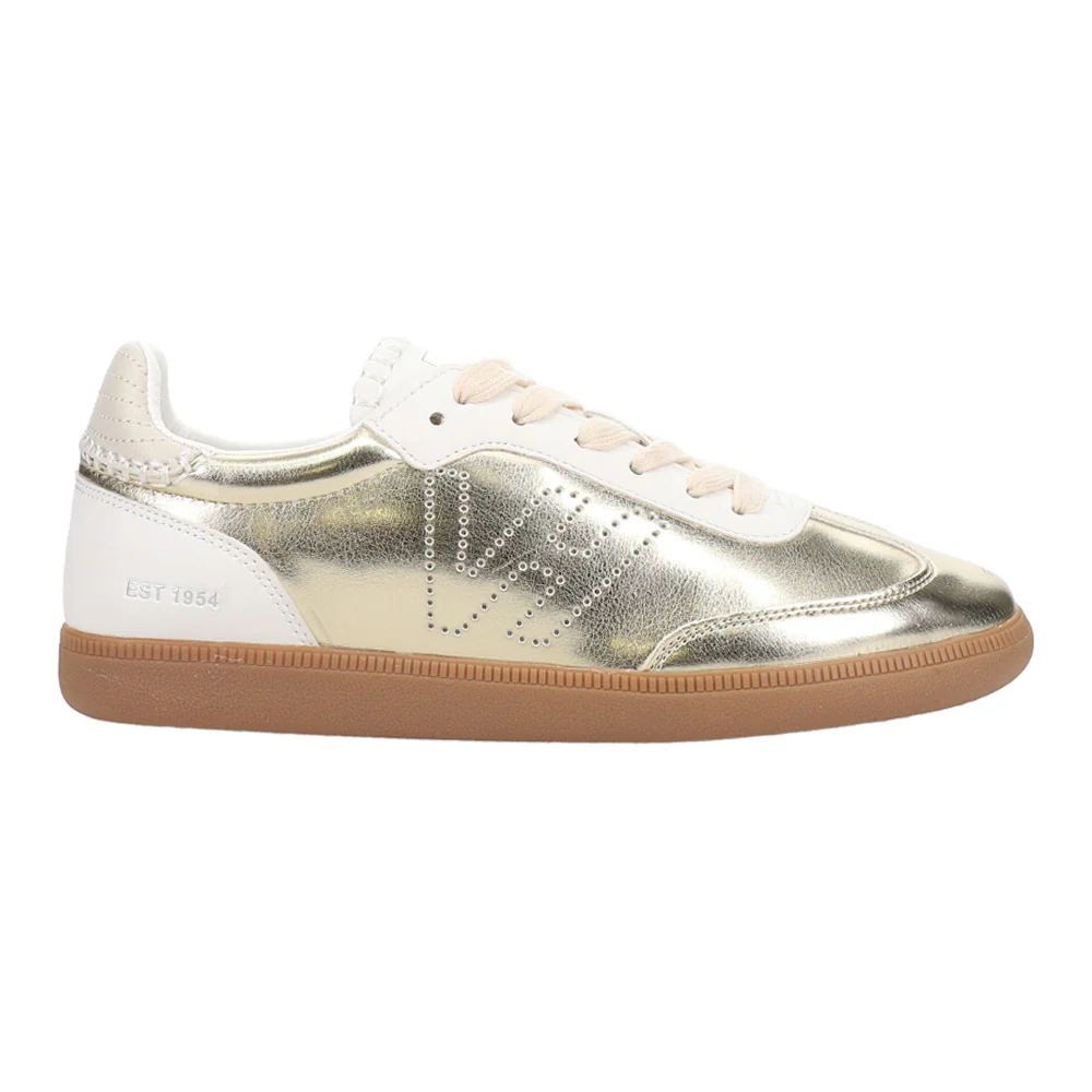 Crisp Lace Up Sneakers