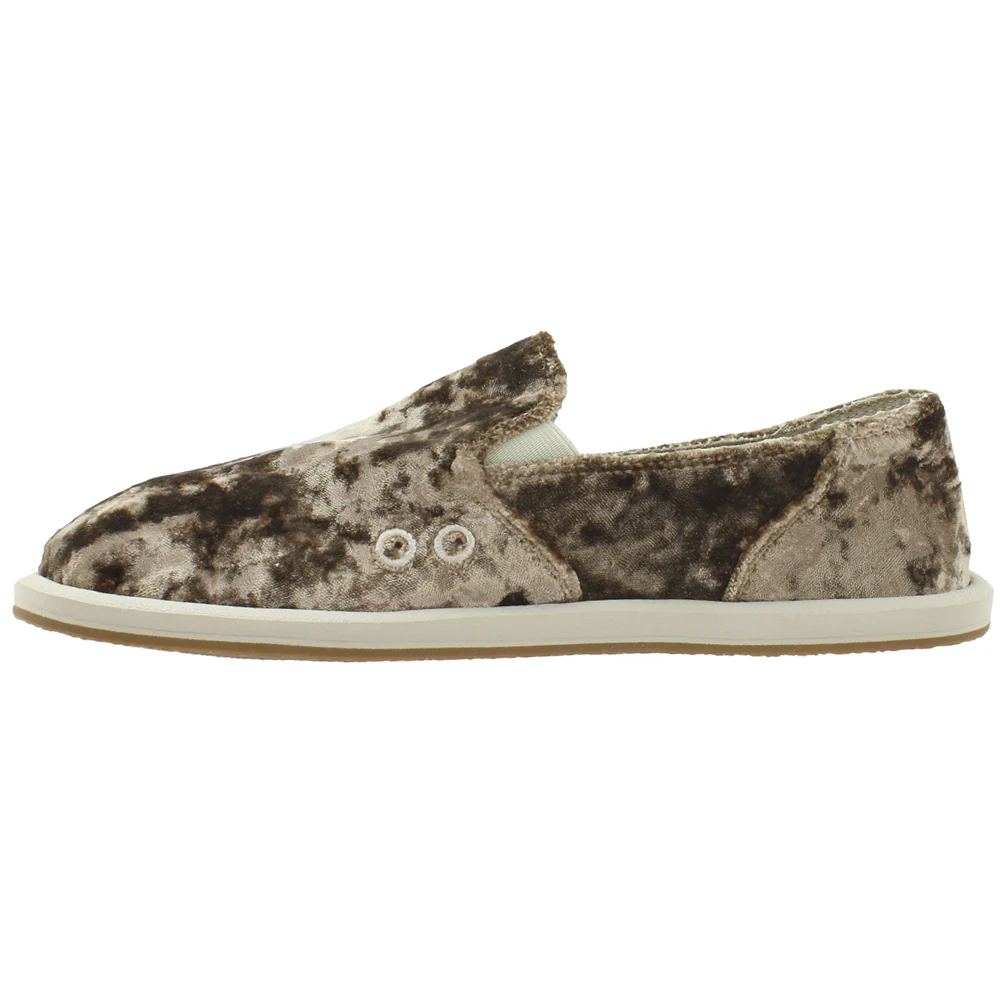 Donna Cruz Slip On Flats - Image 3