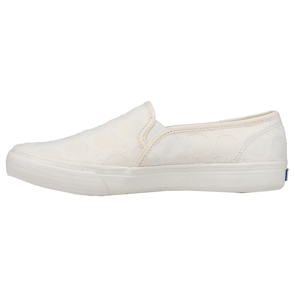 Double Decker Circle Crochet Slip On Sneakers - Image 3
