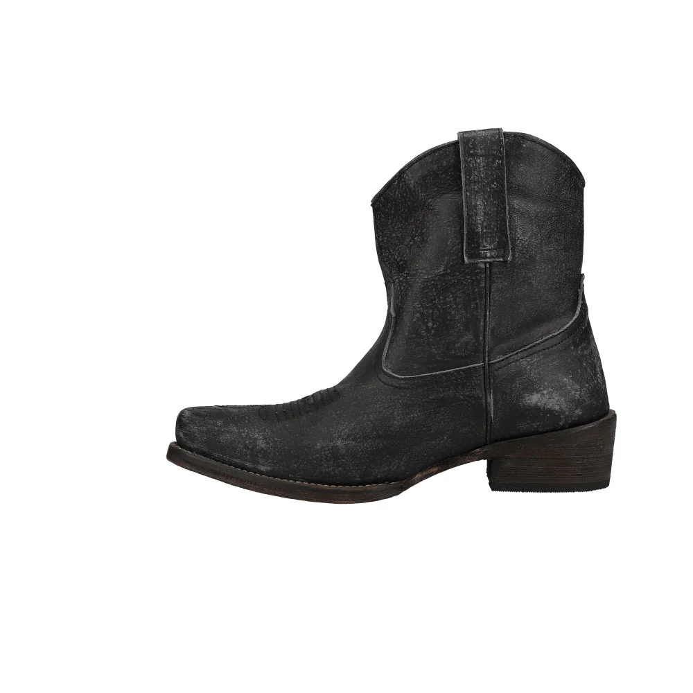 Dusty Distressed Snip Toe Cowboy Booties - Image 3