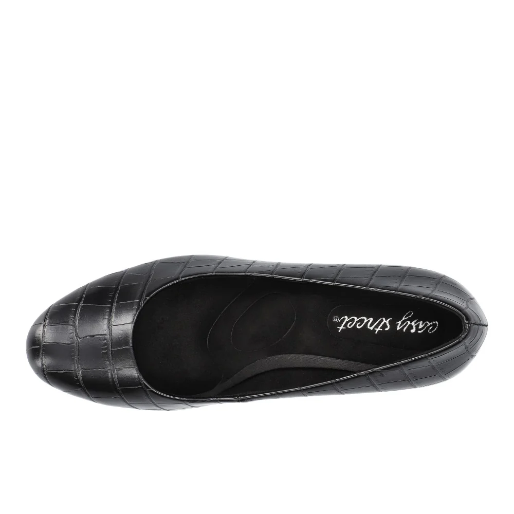 Equinox Round Toe Platform Pumps - Image 4