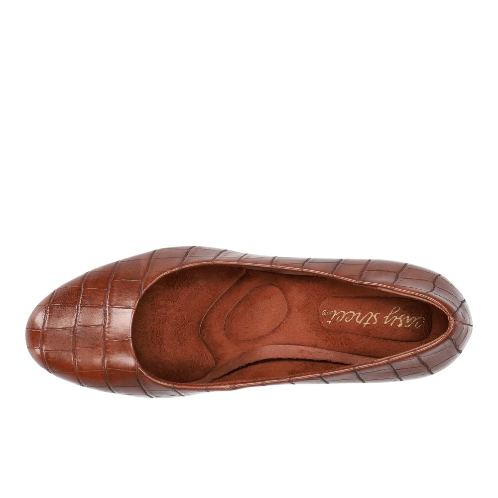 Equinox Round Toe Platform Pumps - Image 4