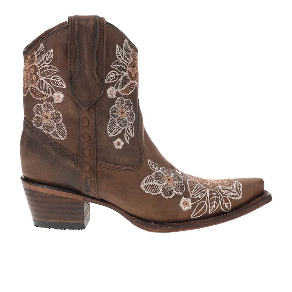 Floral Embroidered Snip Toe Pull On Cowboy Boots