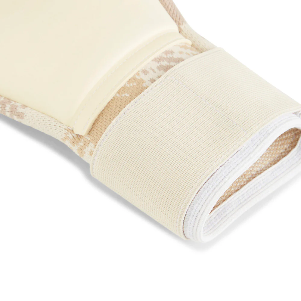 Future Pro Hybrid Goalkeeper Gloves - Image 2