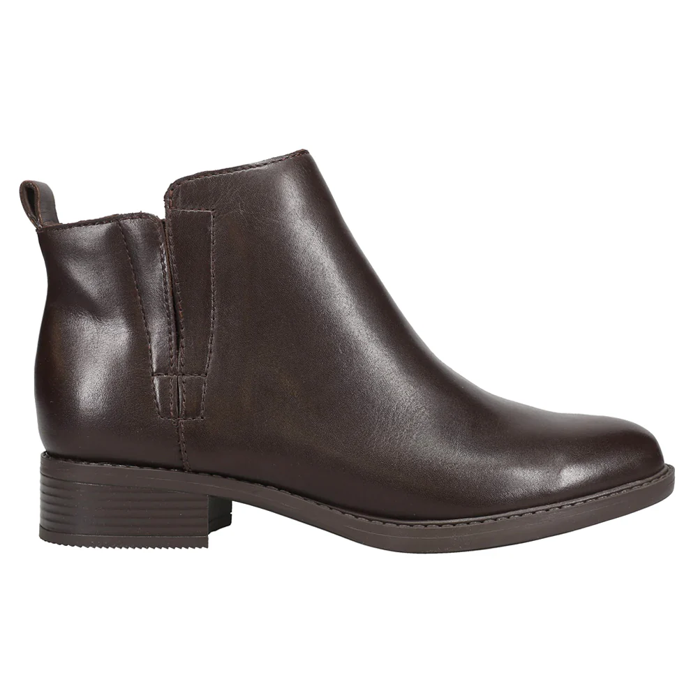 Larime Pull On Round Toe Booties