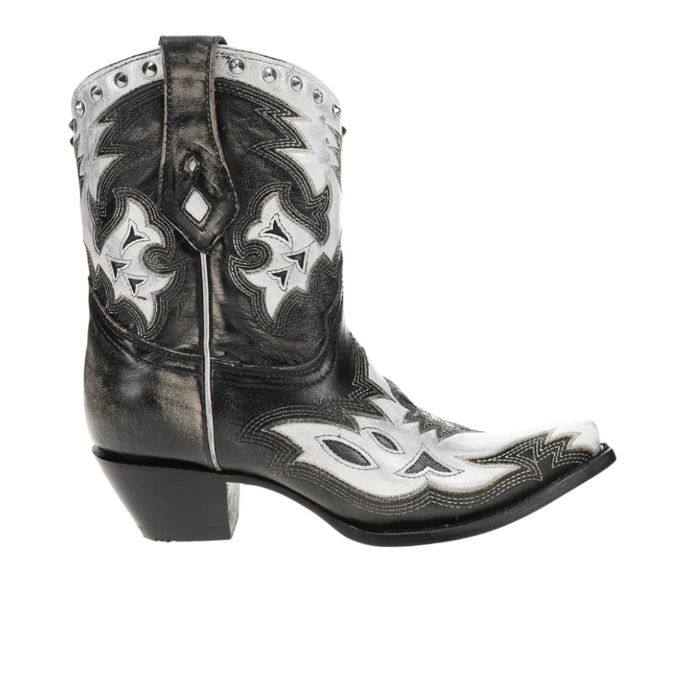 Laser Embroidered Studded Pull On Snip Toe Cowboy Booties