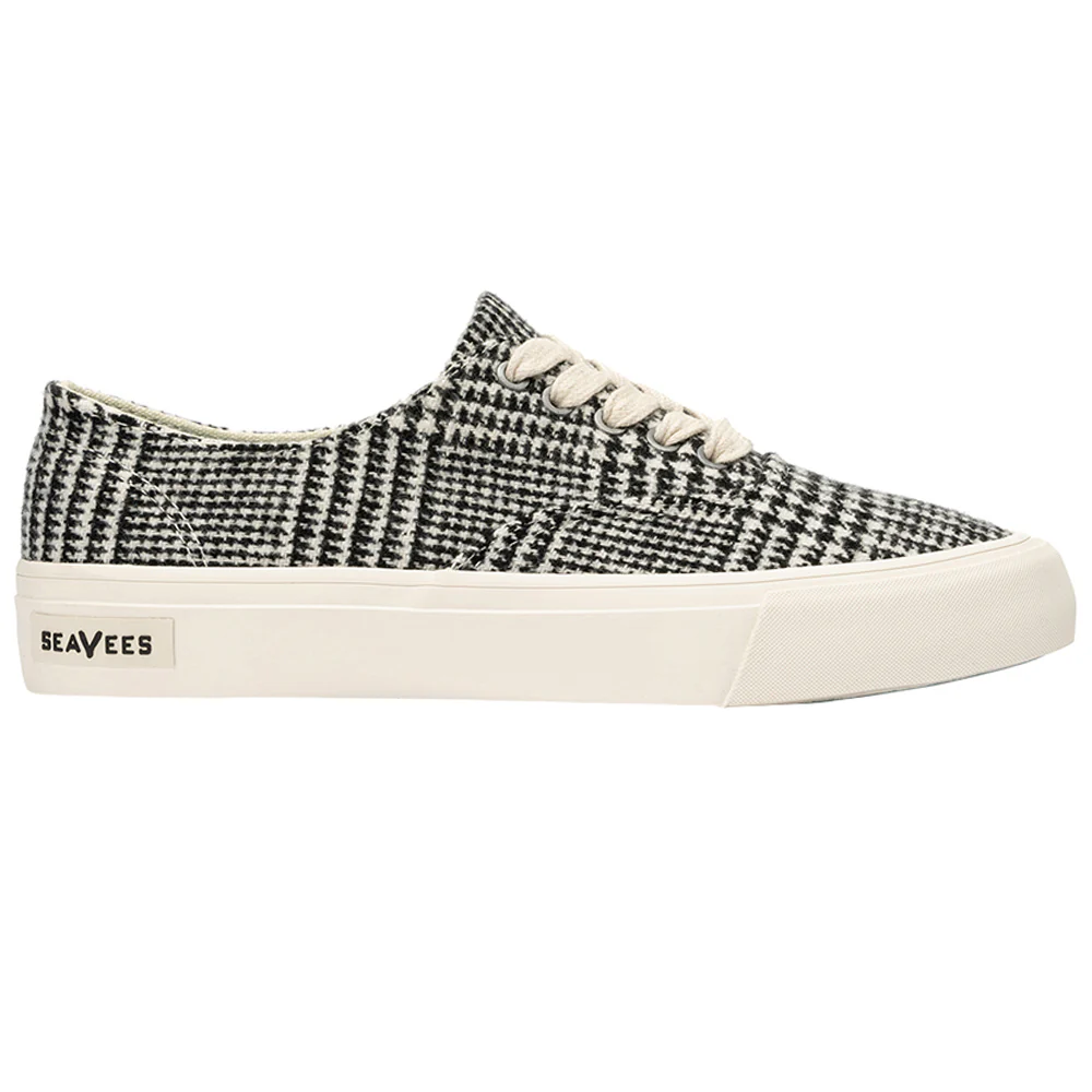 Legend Highlands Lace Up Sneakers