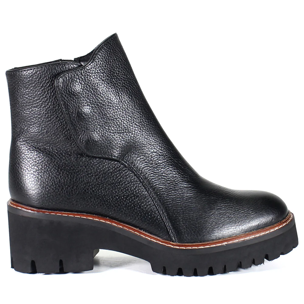 Light Pier Round Toe Zippered Boots