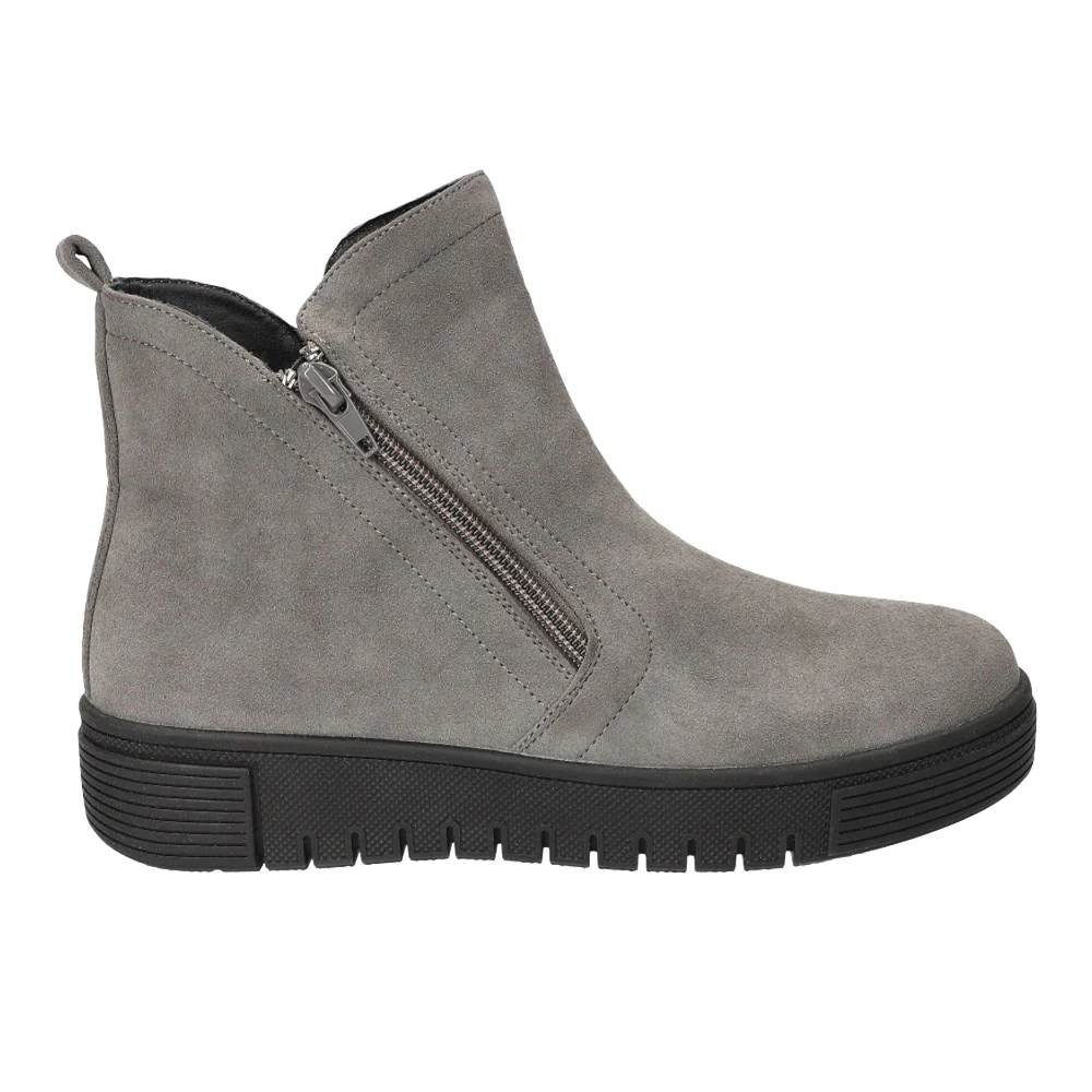 Oaklee Platform Ankle Round Toe Zippered Booties