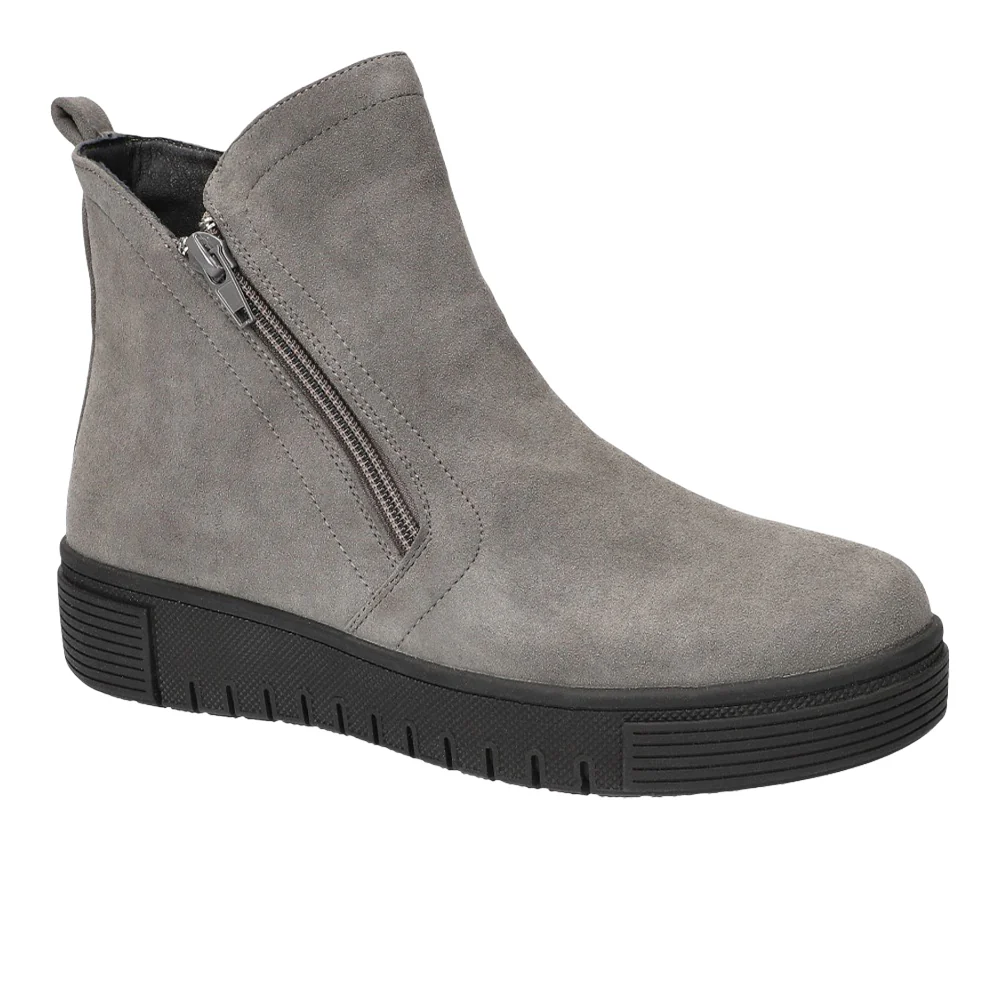 Oaklee Platform Ankle Round Toe Zippered Booties - Image 2
