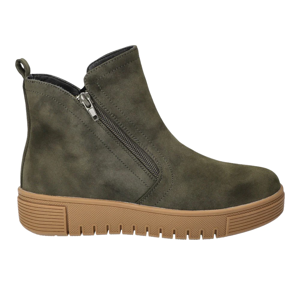 Oaklee Platform Ankle Round Toe Zippered Booties