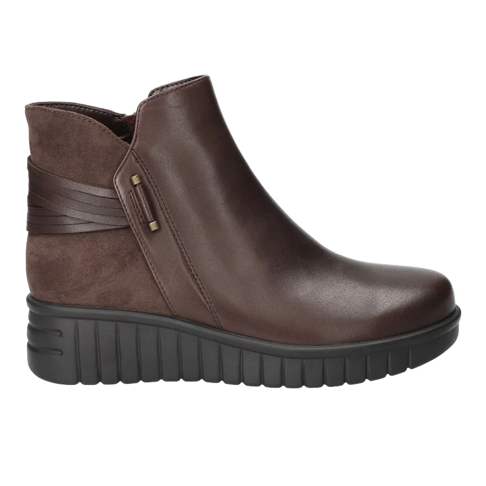 Sueann Platform Ankle Round Toe Zippered Booties