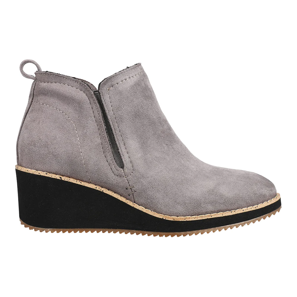 Tomb Wedge Round Toe Pull On Boots