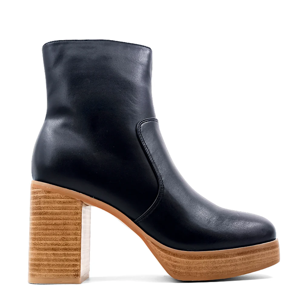 Vernita Round Toe Platform Zippered Boots