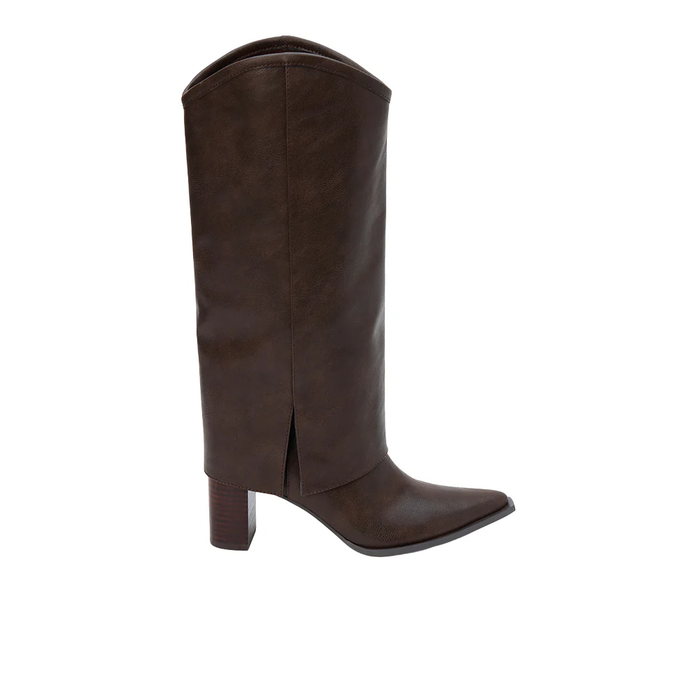 Walker Pointed Toe Pull On Boots