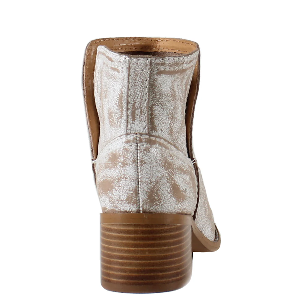 Walnut Grove Distressed Round Toe Pull On Cowboy Booties - Image 3