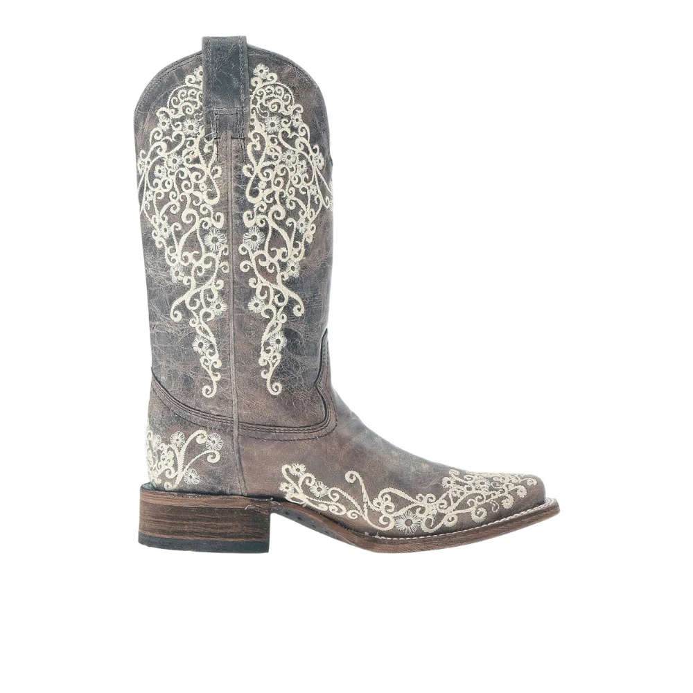 White Embroidered Square Toe Pull On Cowboy Boots