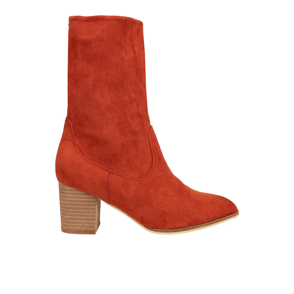 Wicked Round Toe Pull On Boots
