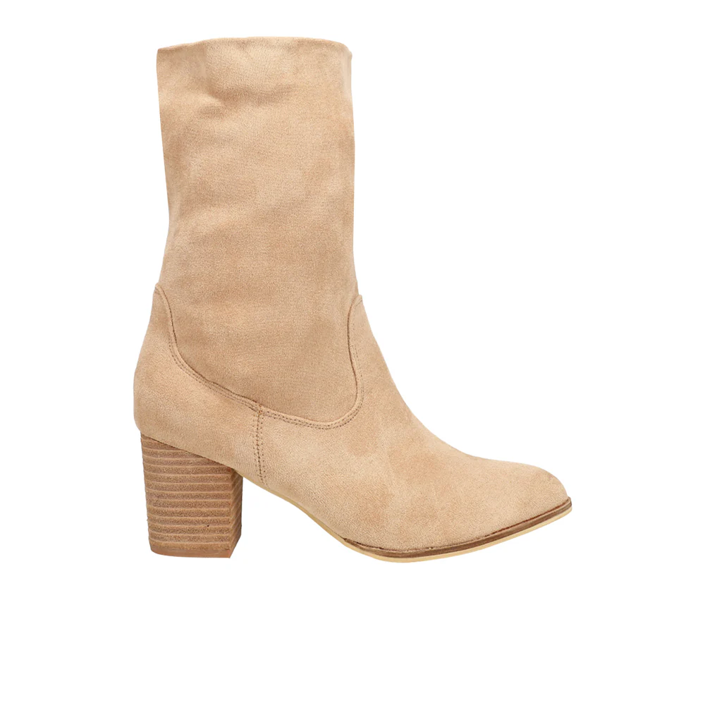 Wicked Round Toe Pull On Boots